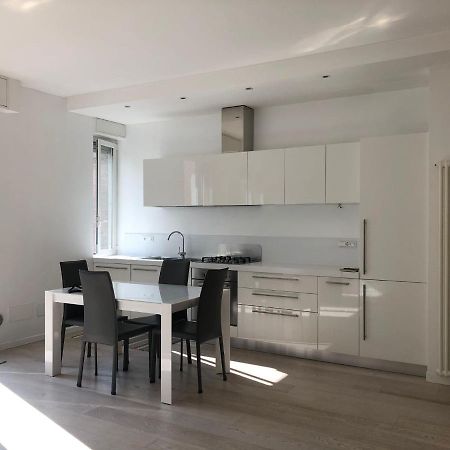 Bright & Spacious Apartment Near Navigli - Ponti Milaan Buitenkant foto