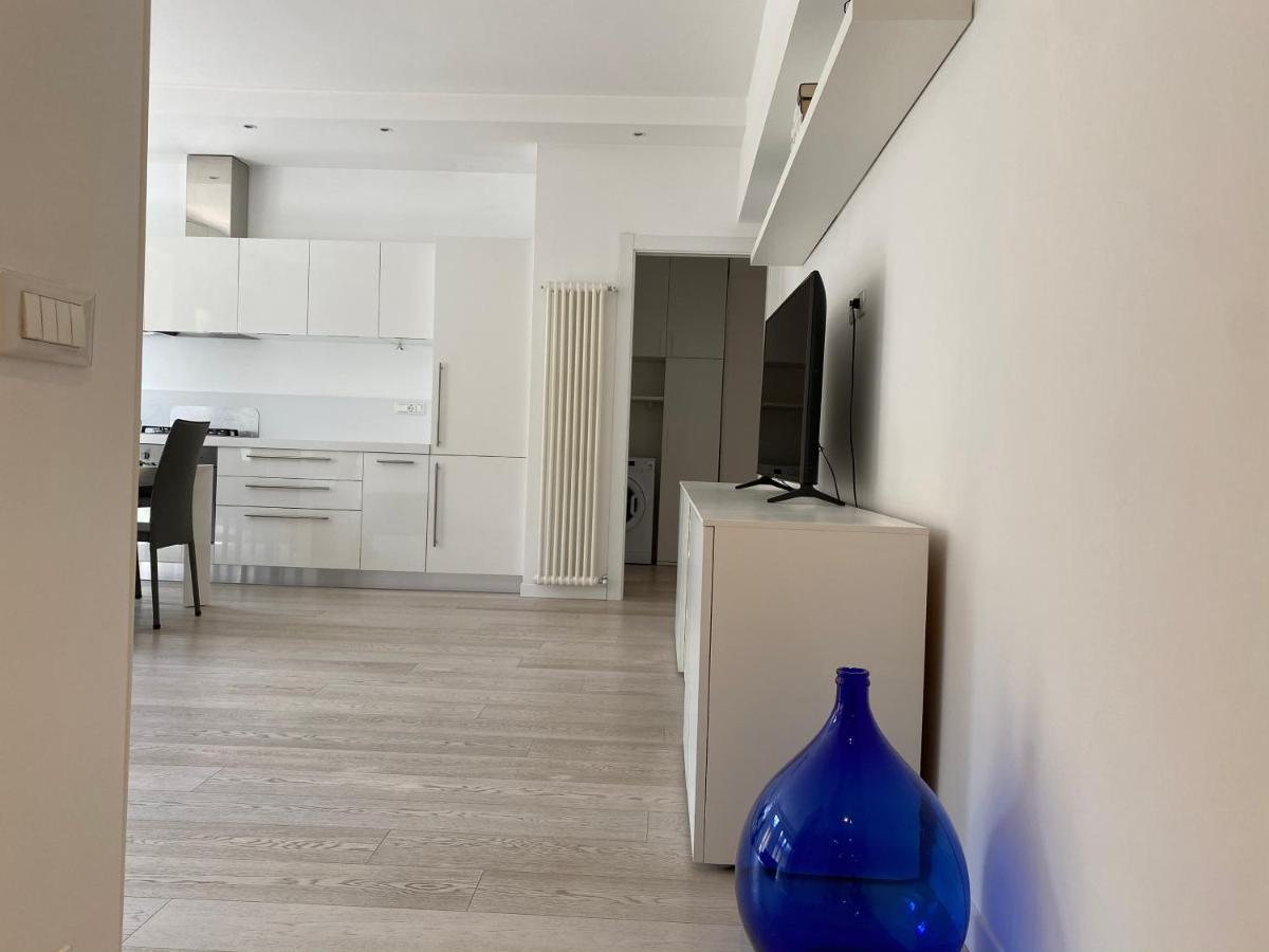 Bright & Spacious Apartment Near Navigli - Ponti Milaan Buitenkant foto
