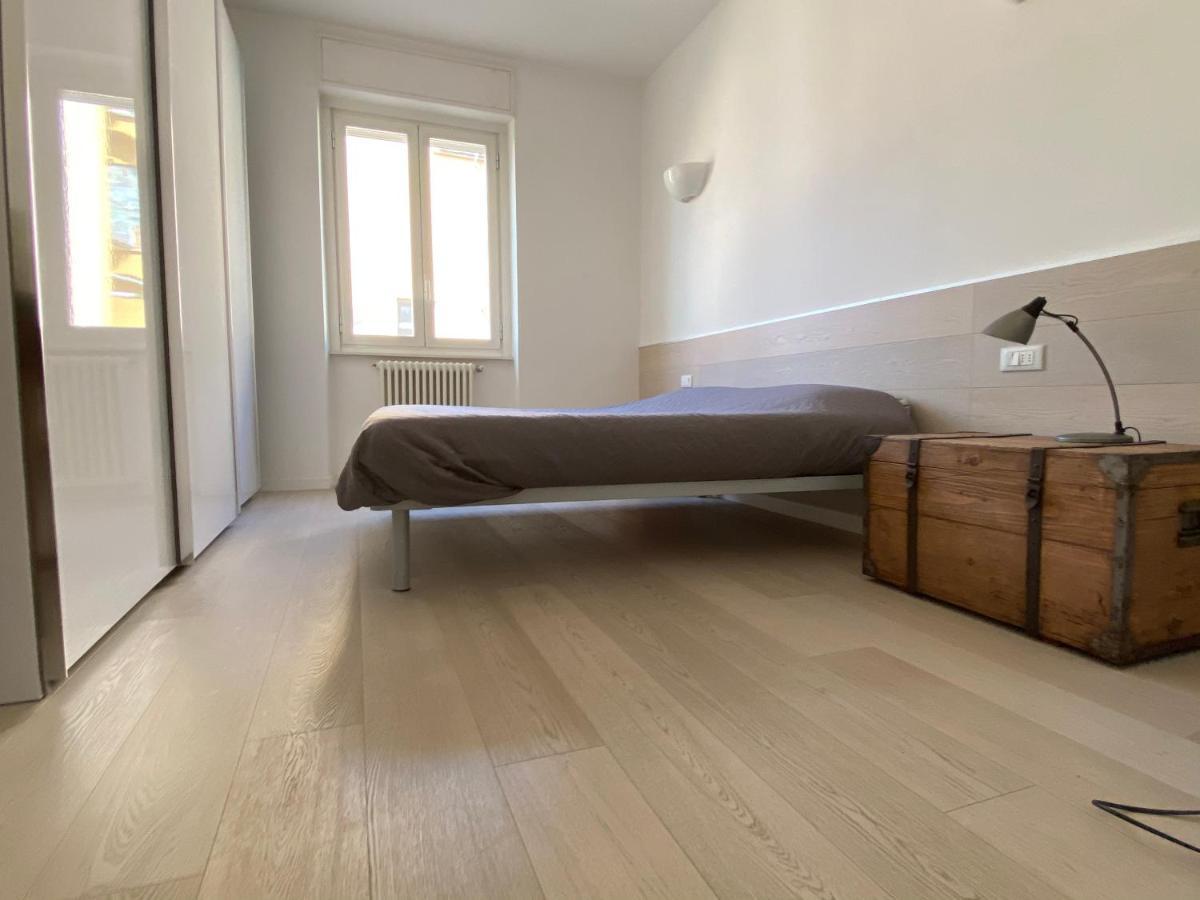 Bright & Spacious Apartment Near Navigli - Ponti Milaan Buitenkant foto